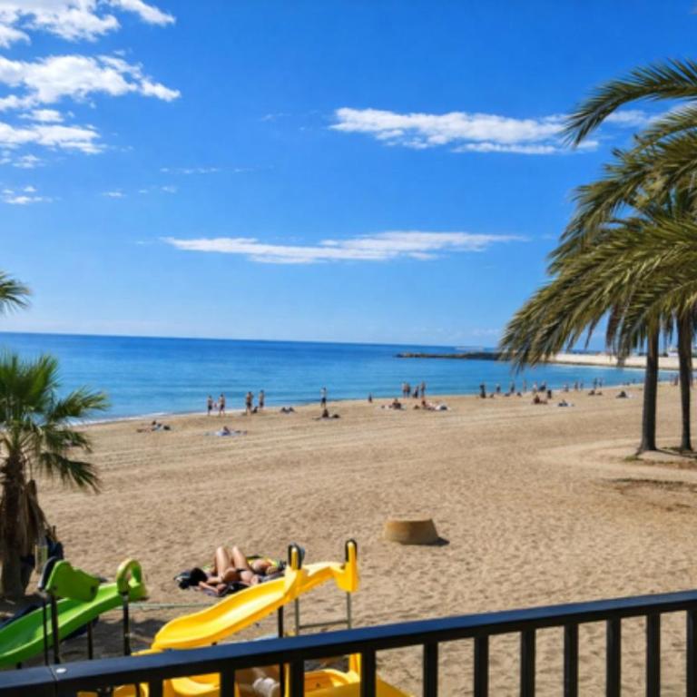 StayatSas Marbella Luxury 2 BR Apartment, 80 m2 Private Terrace, Huge Pools, Private Parking Walk to Beach & Puerto Banús - Two-Bedroom Apartment with Balcony and Terrace - 35