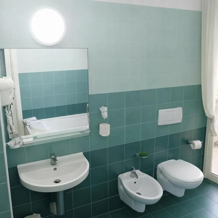 Hotel Remin Plaza - Camera Tripla Standard - 1