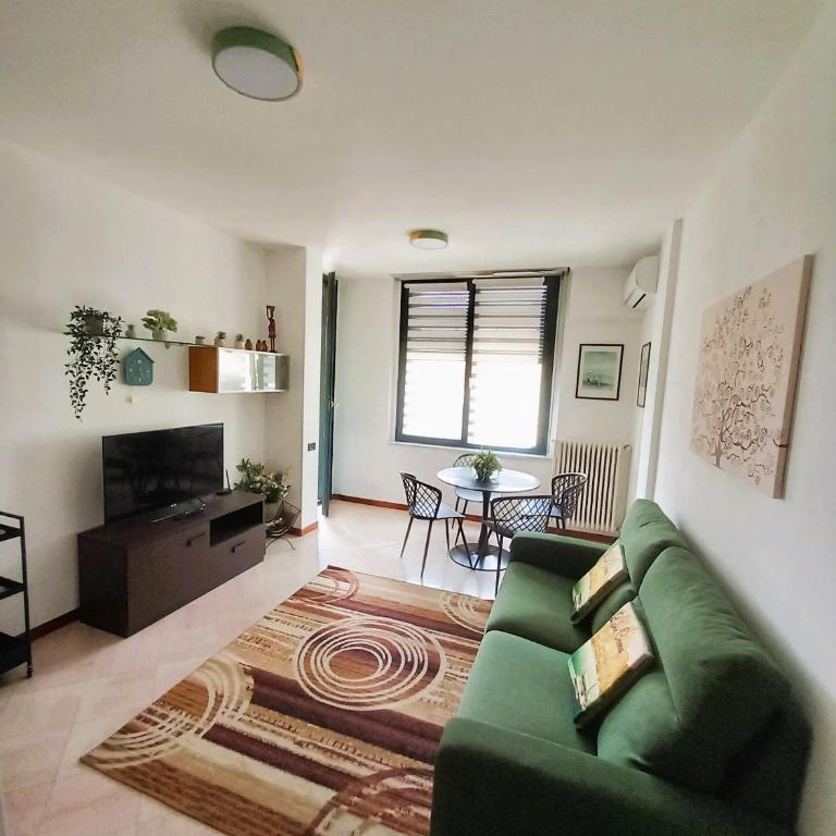 Bilocale con Terrazzo e BOX AUTO su Richiesta - Appartamento con 1 Camera da Letto - 8