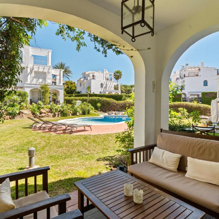 57 Townhouse with Pool & Rooftop Terrace in Duques - Casa Unifamiliar de 2 dormitorios - 2