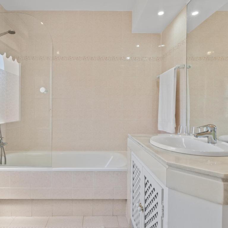 57 Townhouse with Pool & Rooftop Terrace in Duques - Casa Unifamiliar de 2 dormitorios - 16