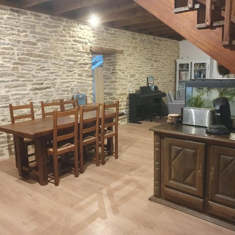 Maison en pierre bretonne avec jardin au calme - Two-Bedroom House - 9