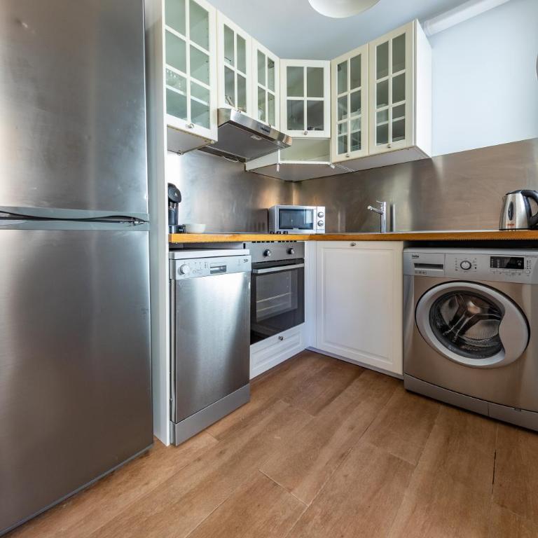 FUN BUILDING APARTMENTS by HOMEABOUT - Two-Bedroom Apartment - 8