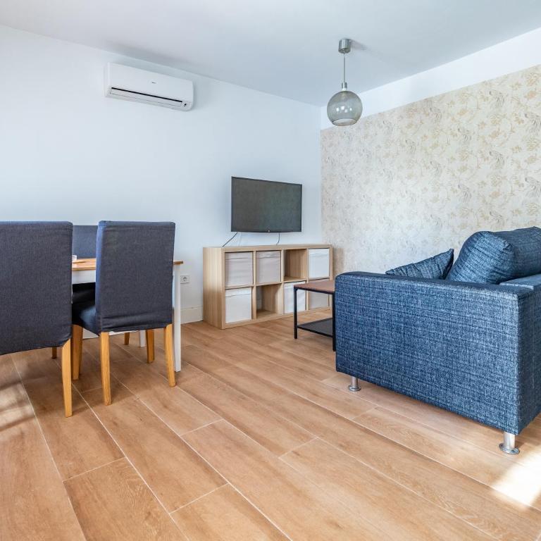 FUN BUILDING APARTMENTS by HOMEABOUT - Two-Bedroom Apartment - 9