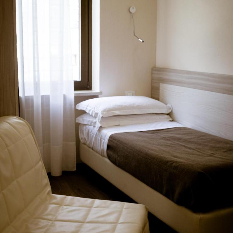 Hotel Mercedes - 2 Camere Comunicanti - Dependance - 2