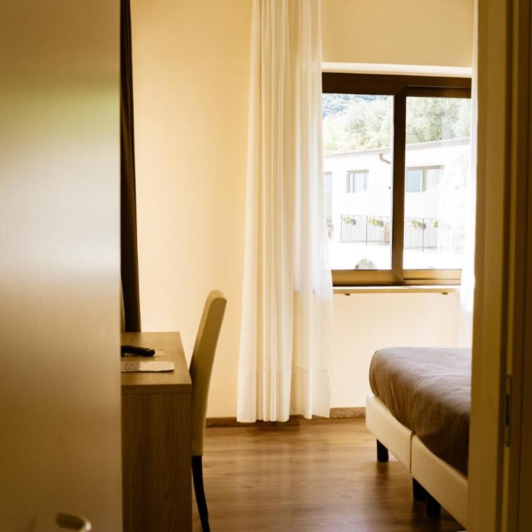 Hotel Mercedes - 2 Camere Comunicanti - Dependance - 3
