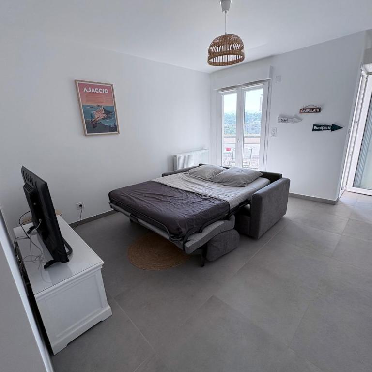 Comfortable studio - WiFi - Terrace - Parking - Apartamento de 1 dormitorio - 4
