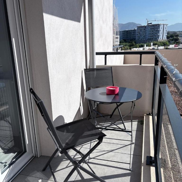 Comfortable studio - WiFi - Terrace - Parking - Apartamento de 1 dormitorio - 5