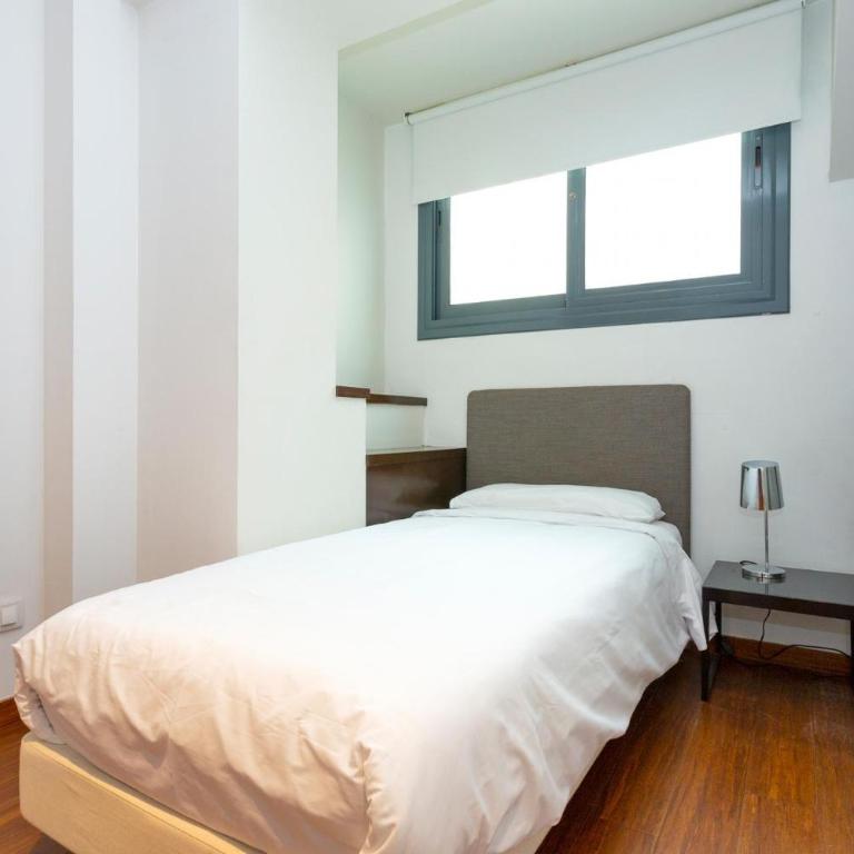 Palauet Tres Torres B - Two-Bedroom Apartment - 4