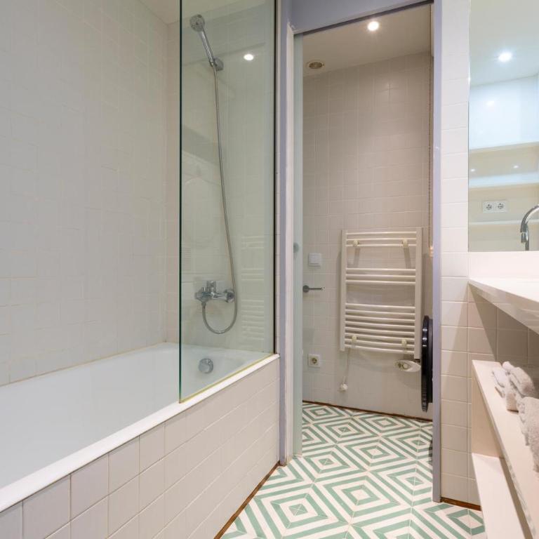 Palauet Tres Torres B - Two-Bedroom Apartment - 5