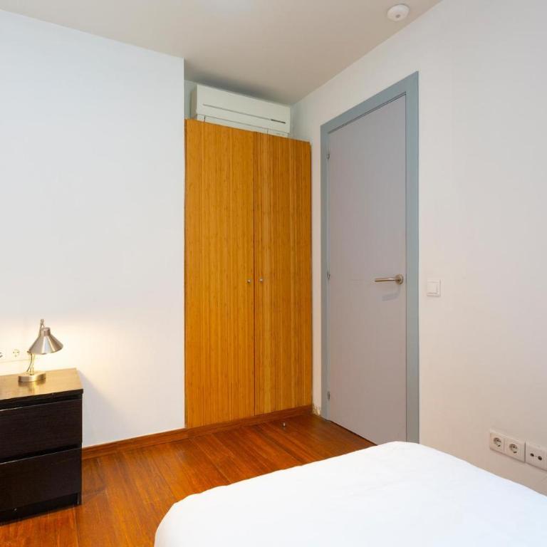 Palauet Tres Torres B - Two-Bedroom Apartment - 10