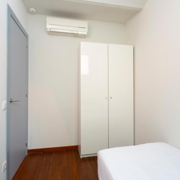 Palauet Tres Torres B - Two-Bedroom Apartment - 16