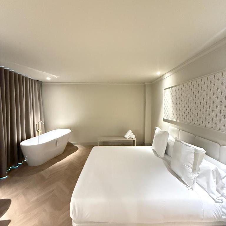 AT Boutique Alma - Deluxe Double Room - 3