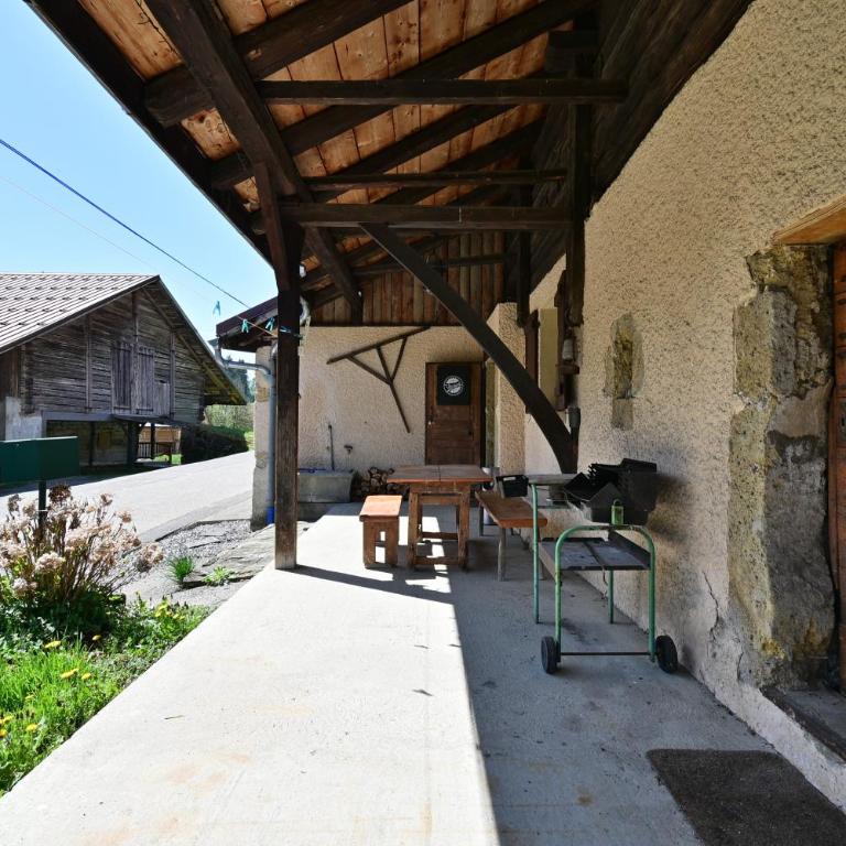 Appartement Le Cropt Spacieux 85m² - Two-Bedroom Deluxe Apartment with Garden View - 1