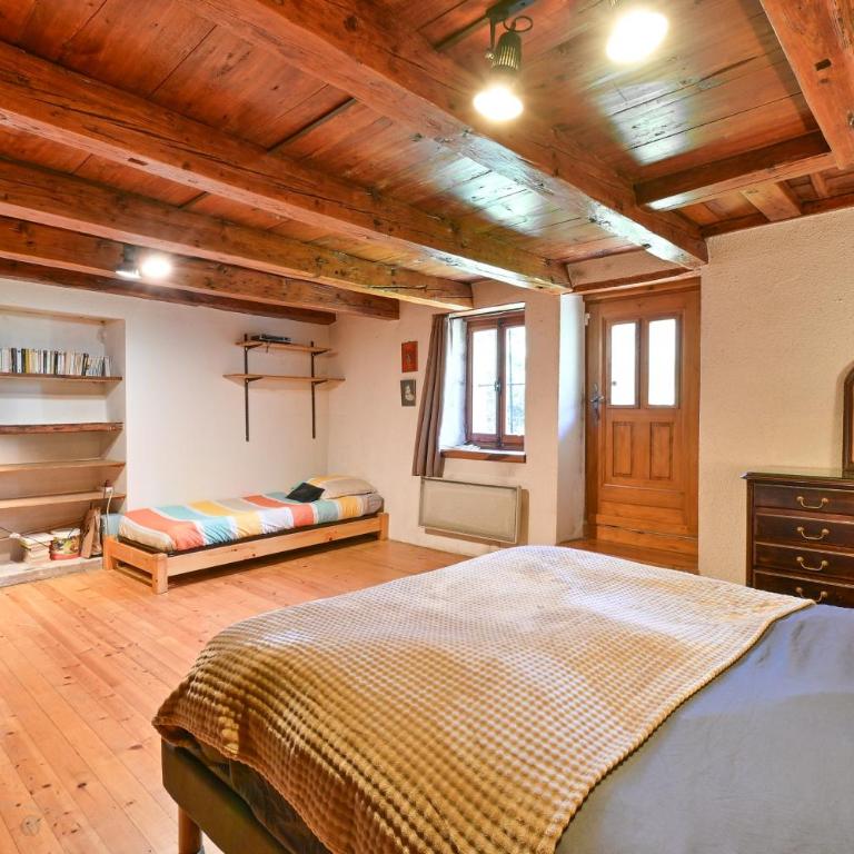 Appartement Le Cropt Spacieux 85m² - Two-Bedroom Deluxe Apartment with Garden View - 6