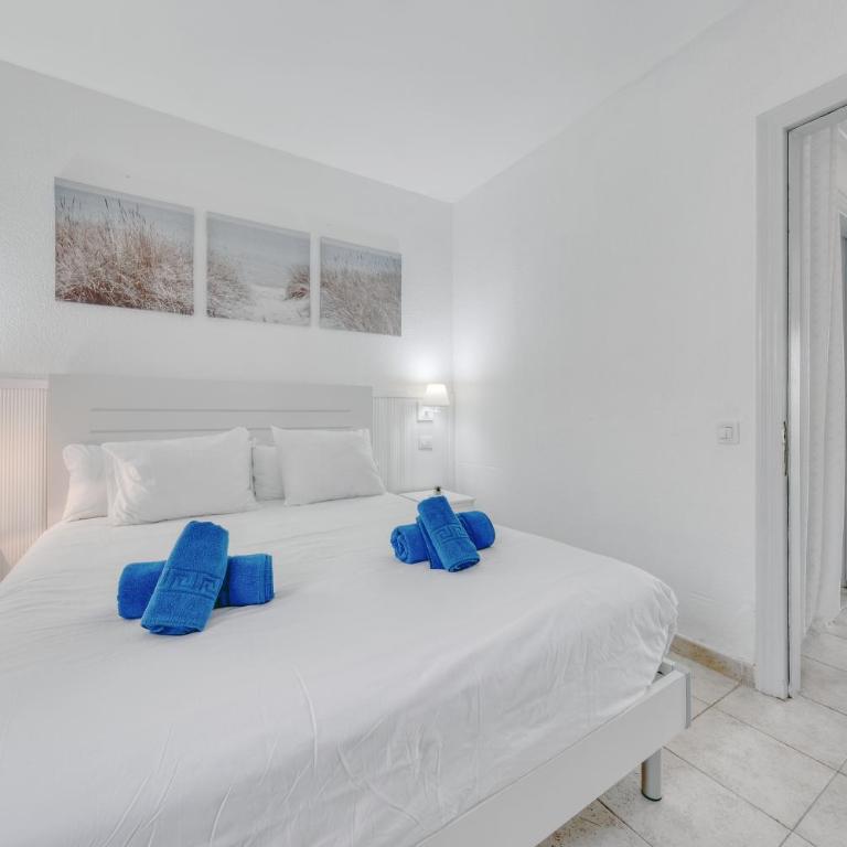 Eva Vacation Home Pool & Relax - Apartment with Terrace - 27