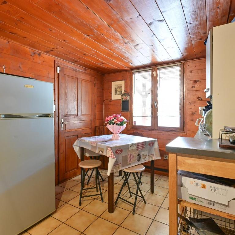 Appartement Le Cropt Spacieux 85m² - Two-Bedroom Deluxe Apartment with Garden View - 11