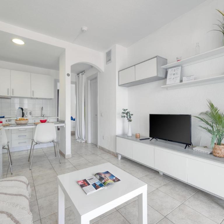 Eva Vacation Home Pool & Relax - Apartment with Terrace - 6