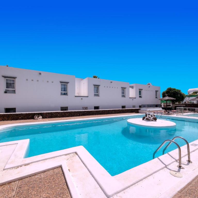 Eva Vacation Home Pool & Relax - Apartment with Terrace - 21