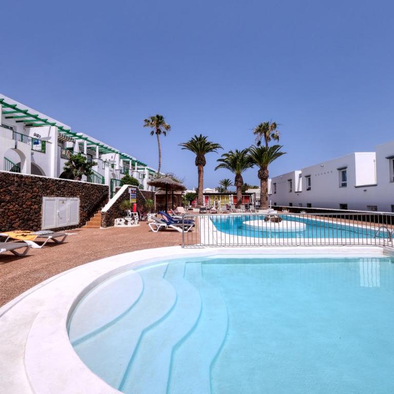 Eva Vacation Home Pool & Relax - Apartment with Terrace - 23