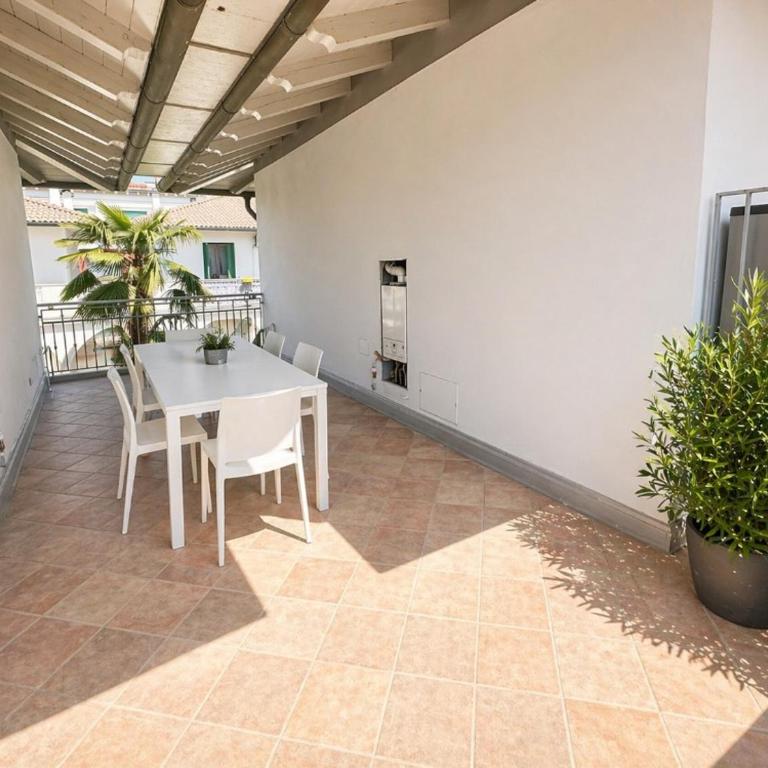 Villa Gioia - Agenzia Cocal - Appartamento con 2 Camere da Letto e Terrazza - 3