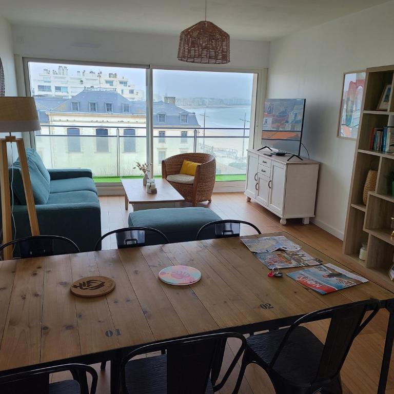 Vue sur Mer Appartement les Sables d'Olonne - 6 personnes - Apartment mit 3 Schlafzimmern - 8