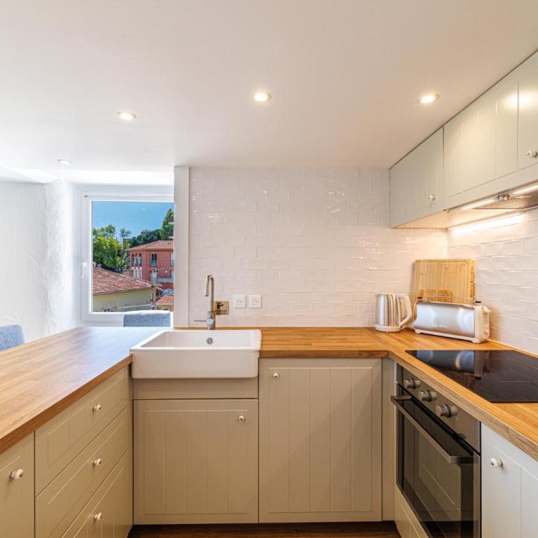 Top floor and sea view in the Old Town - Appartement 3 Chambres - 17