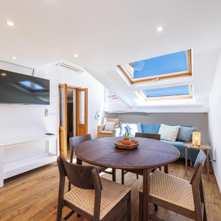 Top floor and sea view in the Old Town - Appartement 3 Chambres - 37