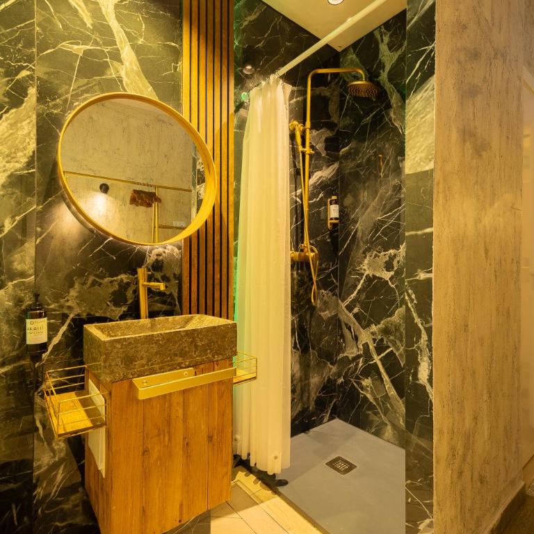 Abalú Collection Hotel Boutique Gran Via - Superior Double Room - 15