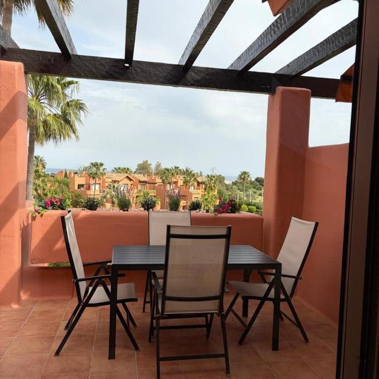 Marbella SeaView Penthouse , Terrace, Pools & Walk to the Beach - Apartamento de 2 dormitorios con balcón y vistas al mar - 18
