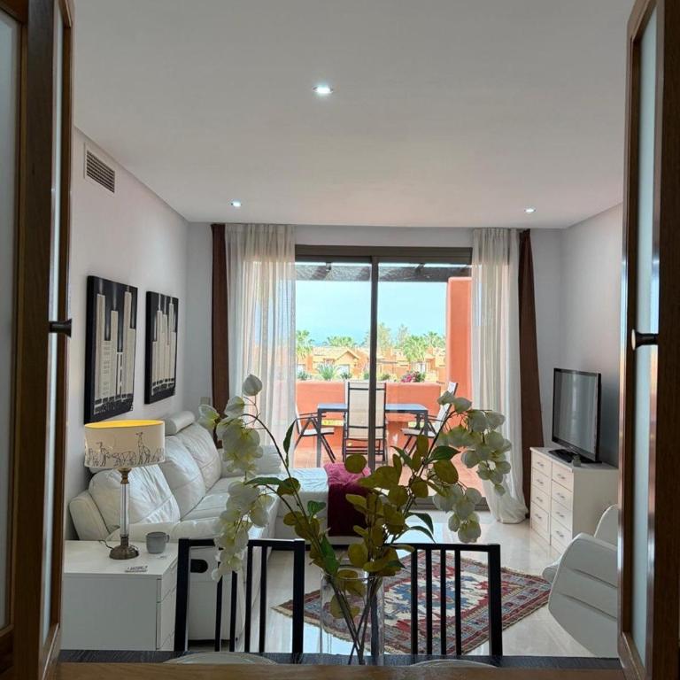 Marbella SeaView Penthouse , Terrace, Pools & Walk to the Beach - Apartamento de 2 dormitorios con balcón y vistas al mar - 15