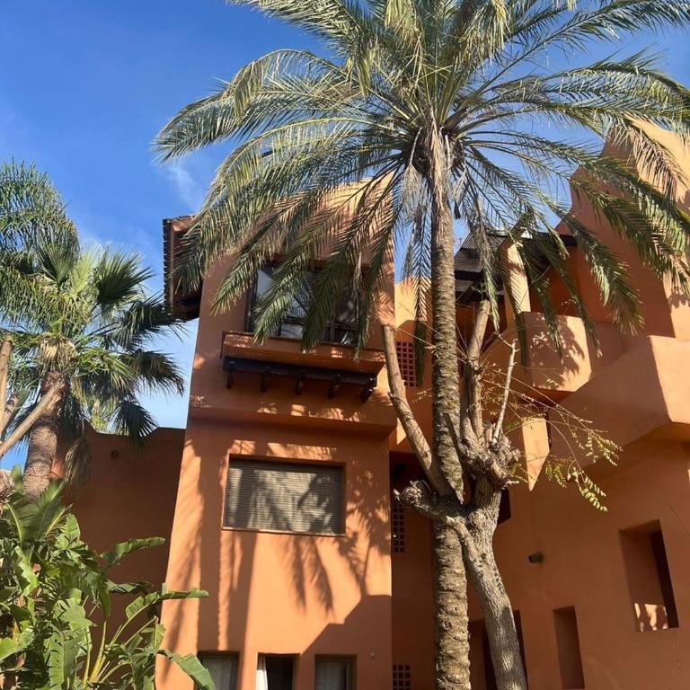 Marbella SeaView Penthouse , Terrace, Pools & Walk to the Beach - Apartamento de 2 dormitorios con balcón y vistas al mar - 2