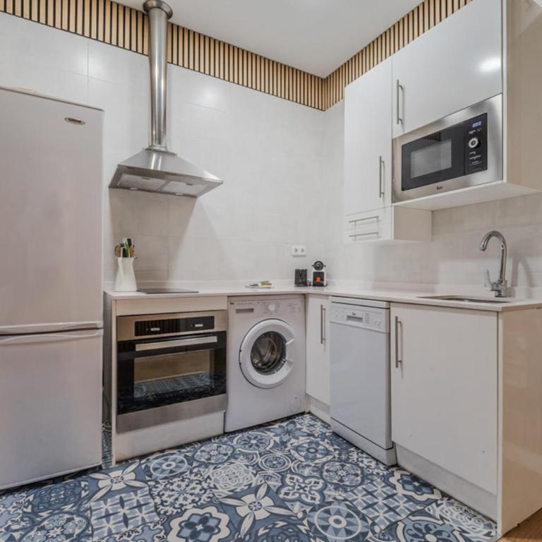 Cozy 2BD apartment - Sol city center - Apartamento - 9