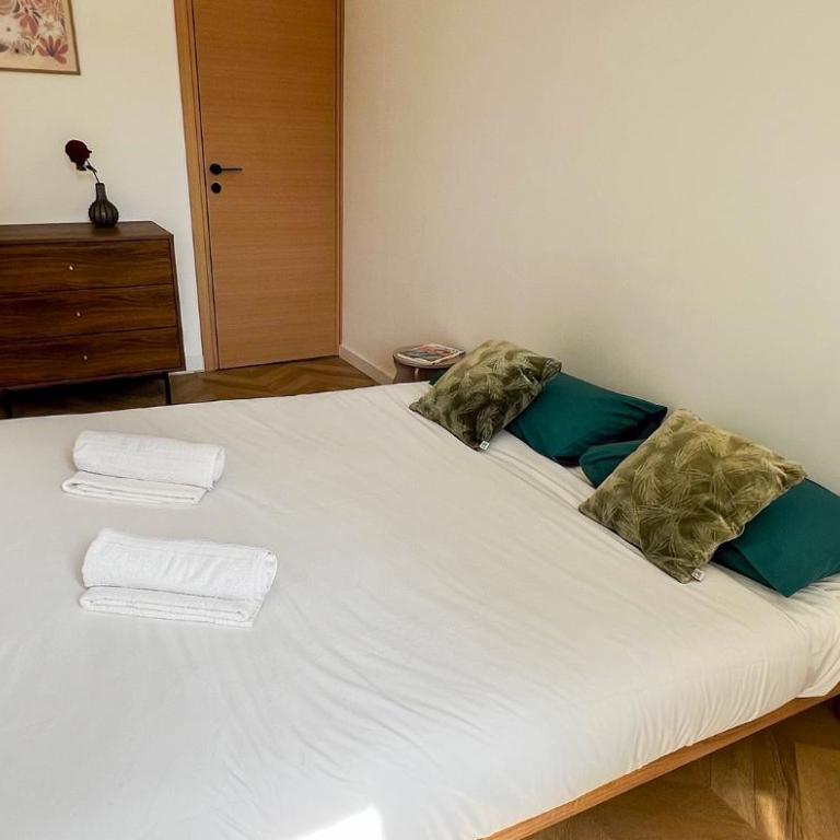 Parking - Swimming pool - Near the city walls - Villa - 25