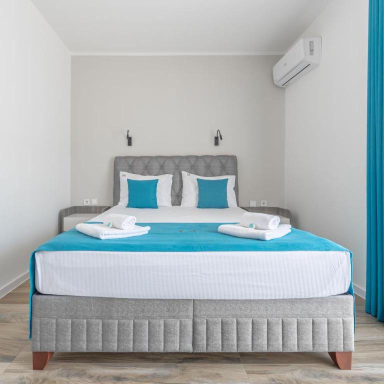 Hotel Mondo - Deluks Dvokrevetna Soba sa Bračnim Krevetom i Balkonom - 10