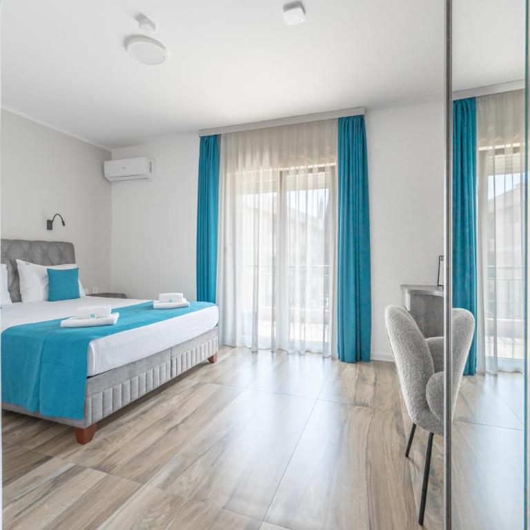 Hotel Mondo - Deluks Dvokrevetna Soba sa Bračnim Krevetom i Balkonom - 7