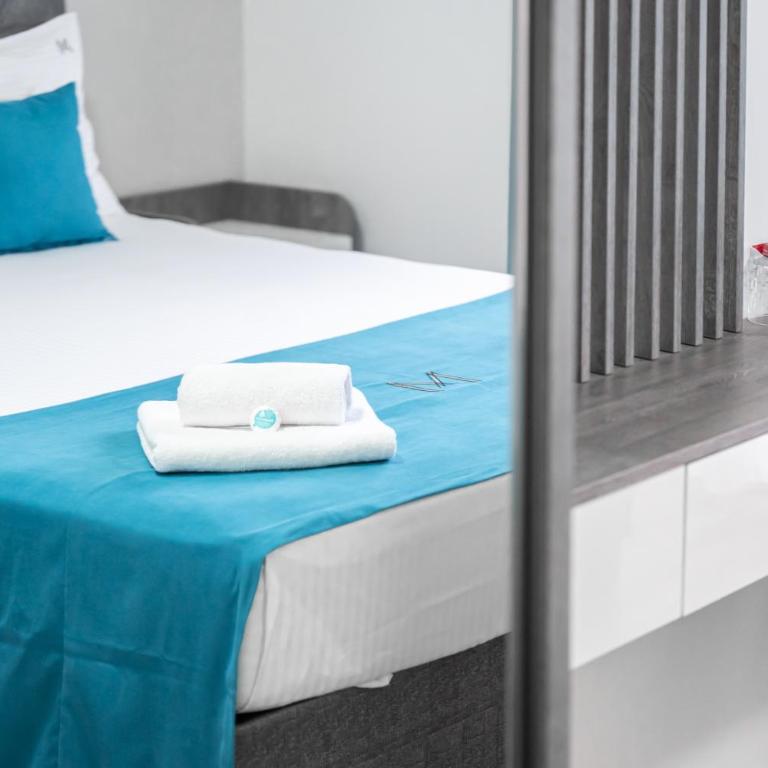 Hotel Mondo - Deluks Dvokrevetna Soba sa Bračnim Krevetom i Balkonom - 13