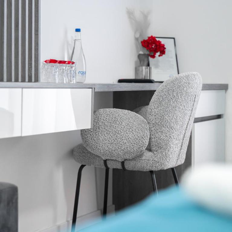 Hotel Mondo - Deluks Dvokrevetna Soba sa Bračnim Krevetom i Balkonom - 12