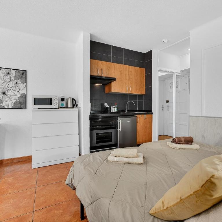 Sol y relax en Costa Adeje Piscina comunitaria y terraza - Apartamento de 1 dormitorio - 6