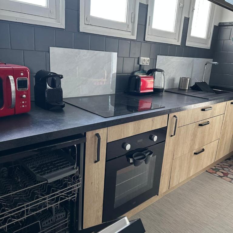 Rosalie - Terrasse BBQ - Clim, Parking Privé & WiFi OFFRE SPECIALE - Appartement 3 Chambres - 5