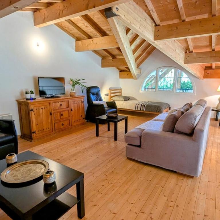 Mélodie de La Ferme du Bonheur & La Petite Grange - Maison 4 Chambres - 5