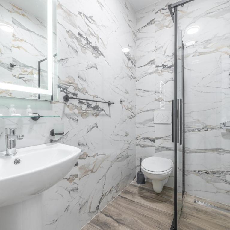 Hotel Mondo - Klasična Trokrevetna Soba - 5