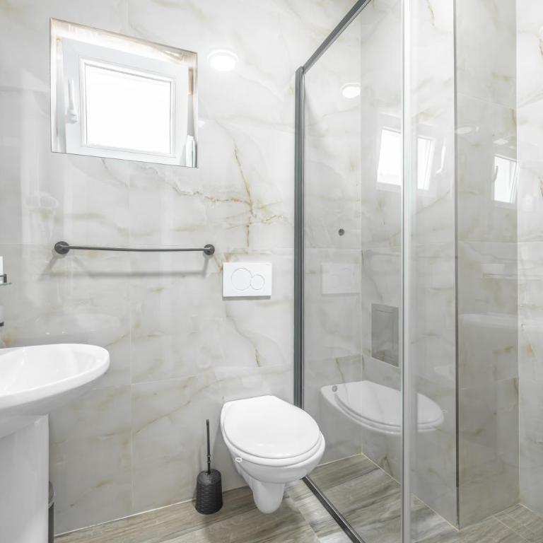 Hotel Mondo - Deluks Četvorokrevetna Soba - 6