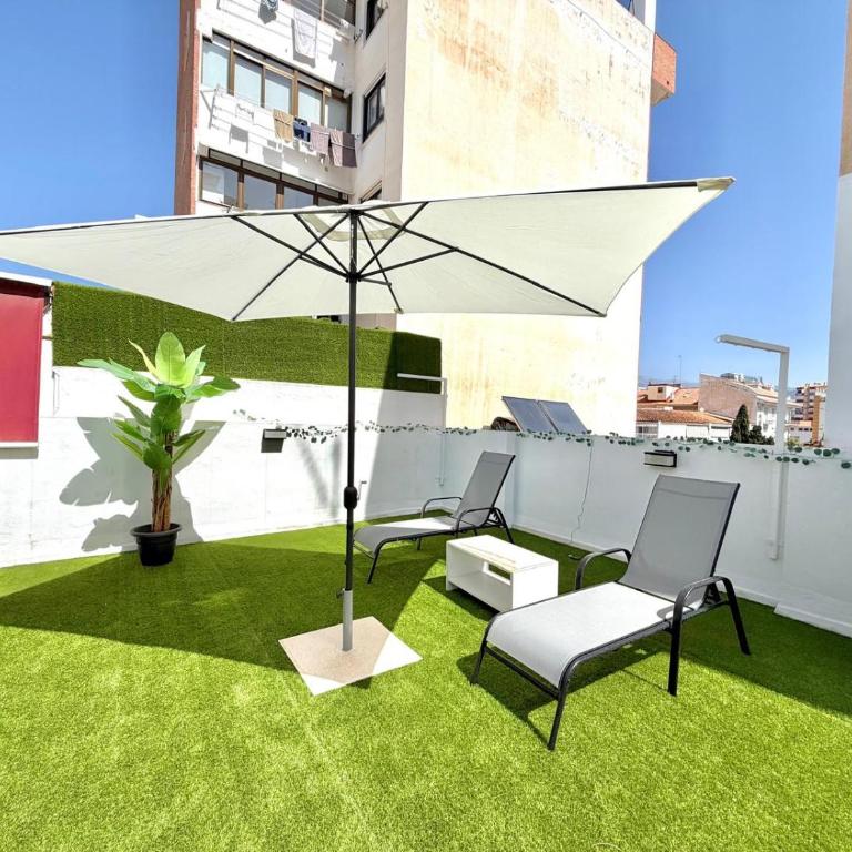 Terrasol magnifico atico duplex en el centro de Torre del Mar sin ascensor - Apartment - 1