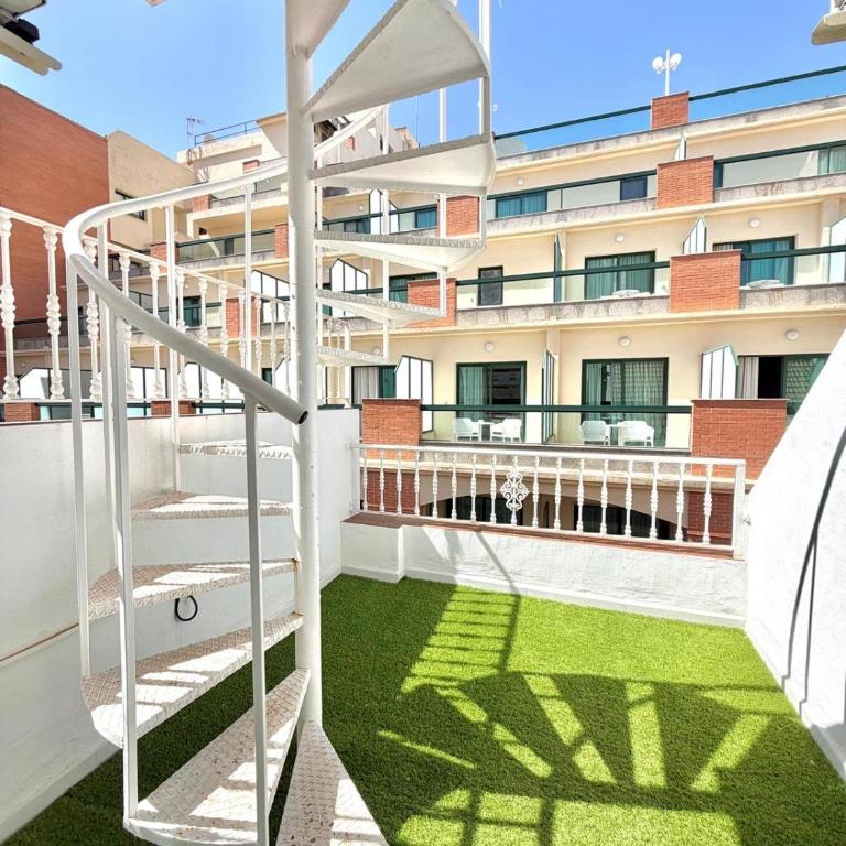 Terrasol magnifico atico duplex en el centro de Torre del Mar sin ascensor - Apartment - 26