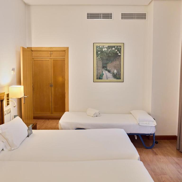 Hotel Bécquer - Habitación Doble con cama supletoria - 2 camas - 7