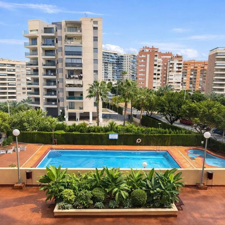 Apartamento con piscina y parking cerca del mar - Two-Bedroom Apartment - 2