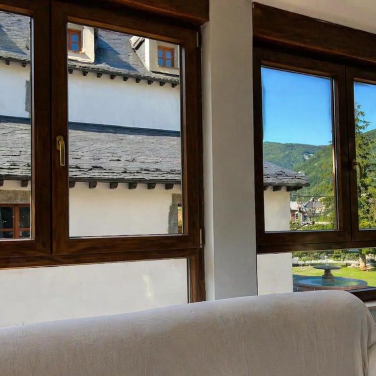 Biescas Suites - Three-Bedroom Apartment - 3