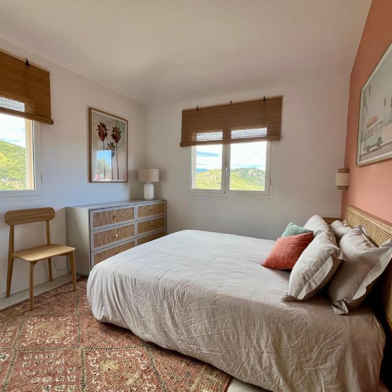Villa Giuliaca piscine chauffée, calme, vue spectaculaire, proche des plages - Villa - 24