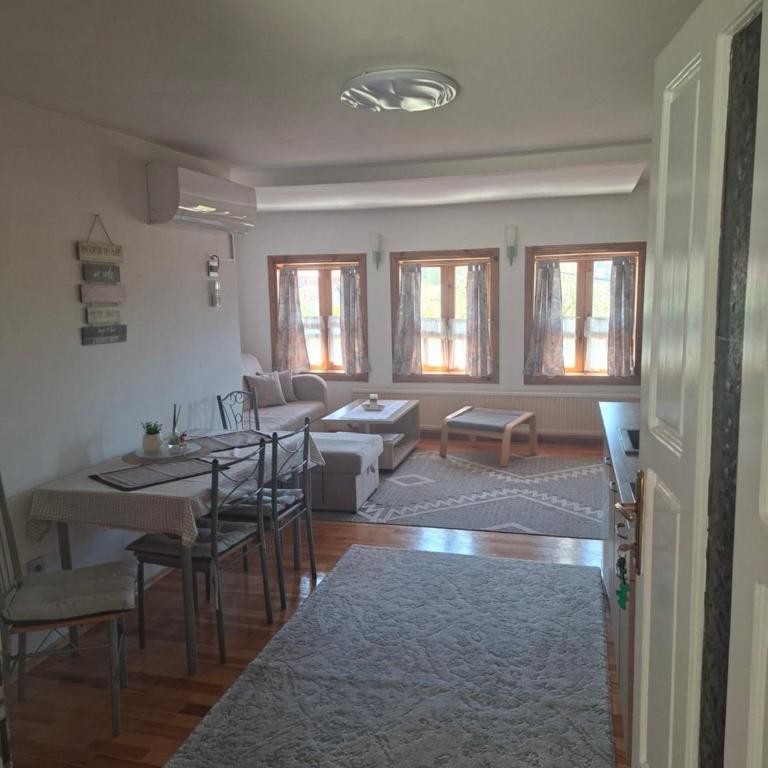 RUMA Apartmani Old Town - Apartman sa 1 Spavaćom Sobom - 4